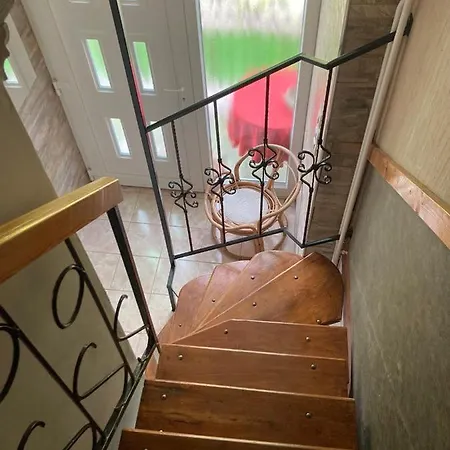 Hajnalka Apartman Gyula