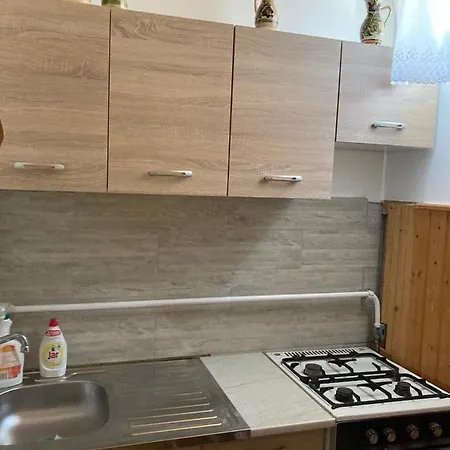 Hajnalka Apartmán *