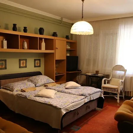 Hajnalka Apartmanhaz Lägenhet