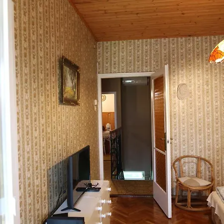 Hajnalka Apartman Gyula