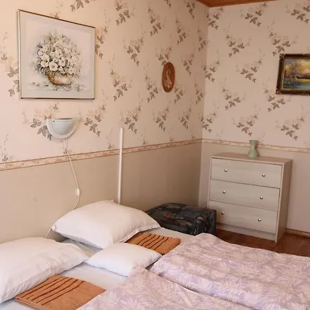 Hajnalka Apartmanhaz Gyula