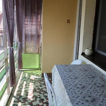 Hajnalka Apartmanhaz Gyula