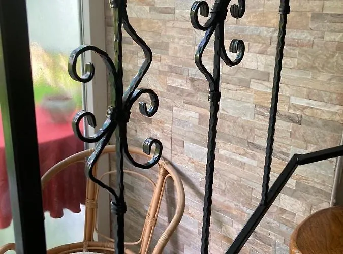 Hajnalka Apartmanhaz * 귤러