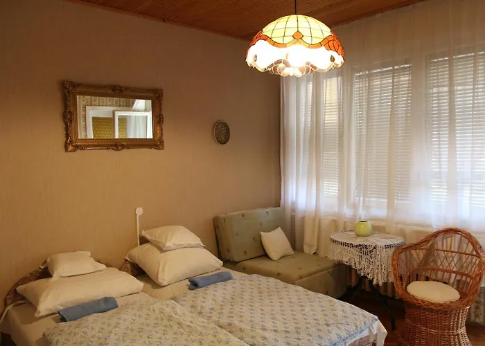 Hajnalka Apartmanhaz *