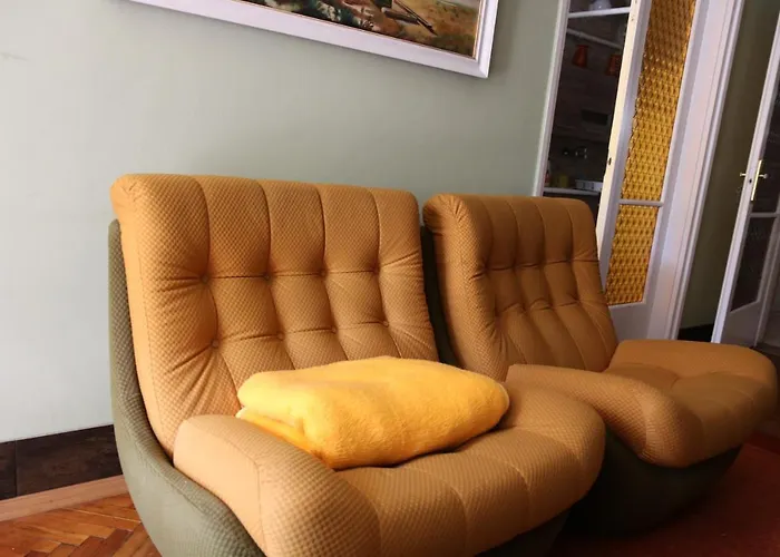 Hajnalka Apartmanhaz * 귤러